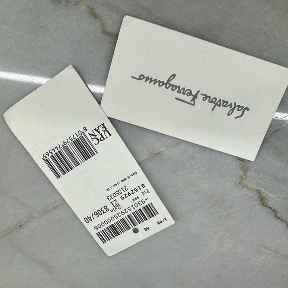 Salvatore Ferragamo Gancini Shoulder Bag in Black Calf Leather - Picture 11 of 12